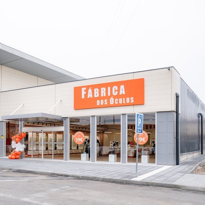 fabrica-dos-oculos-original-chaves-fachada-loja-min