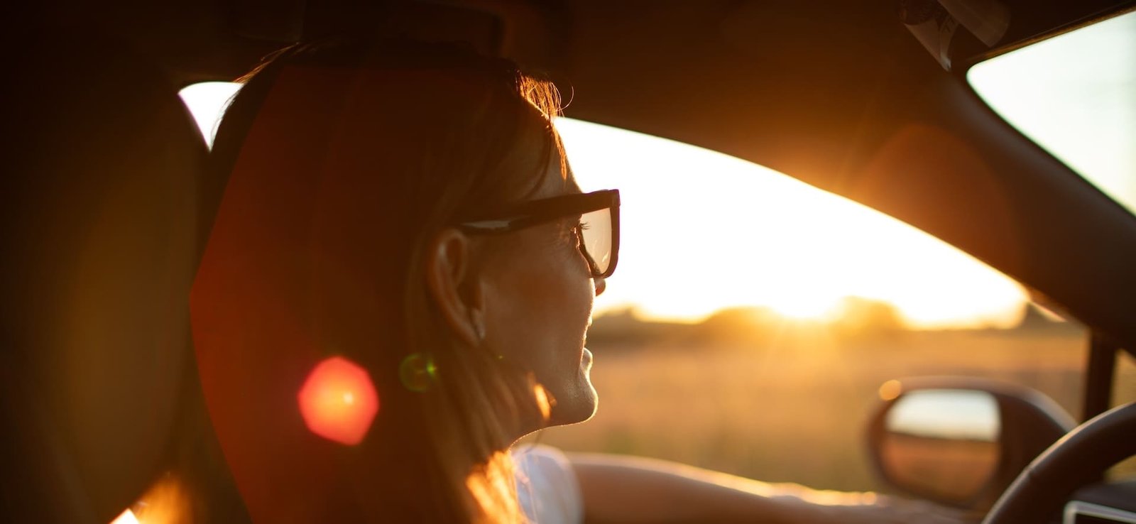 Soluções de lentes para o sol polarizadas, coloridas e espelhadas
